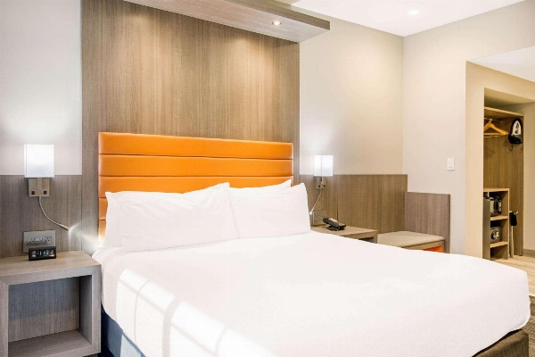 Rodeway Inn near Melrose Ave Main image